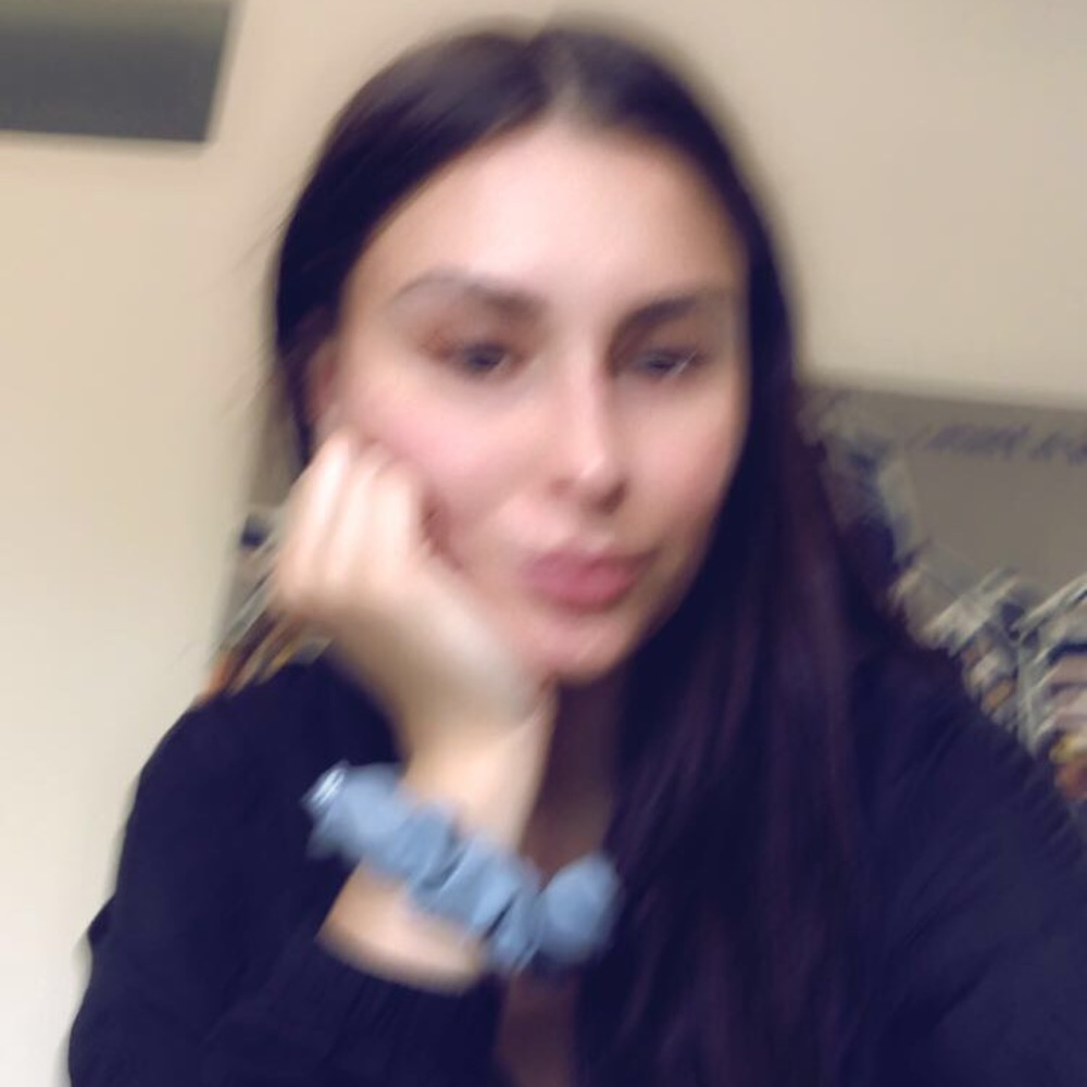 Meet your Posher, Julia